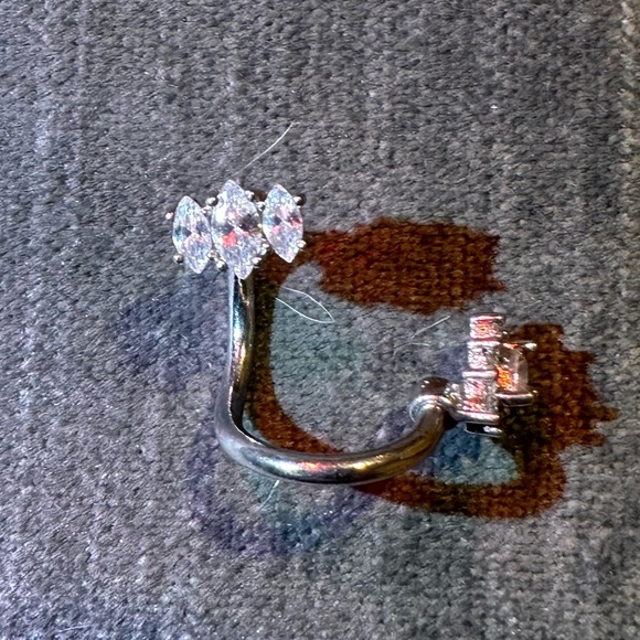 Pagoda Crystal Belly Button Ring - Picture 9 of 16